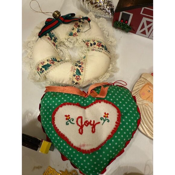 Lot Of Quirky Christmas Tree Ornaments Featuring Santa Frog Pickle & Stained Gla - Picture 12 of 16